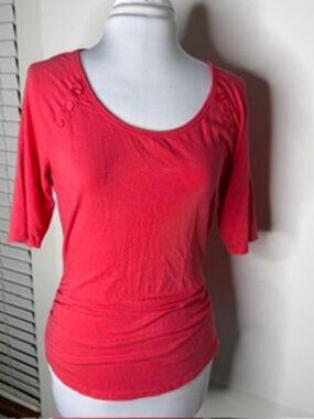 New York & Co Coral Scoop Neckline Ruched Button Shoulder Accents Size M